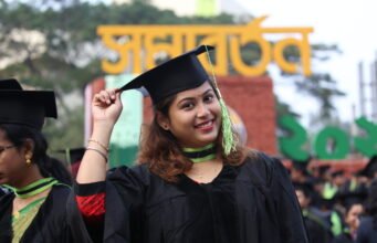 বাংলাদেশে সেরা ১০টি দেশি স্কলারশিপ ২০২৬-২৭: মেধাবী শিক্ষার্থীদের জন্য সুযোগের দুয়ার খুলে দিন স্কলারশিপ পেয়ে সফল শিক্ষার্থীর গল্প বাংলাদেশ