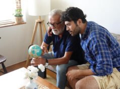 বিদেশে পড়তে গেলে পরিবারকে কী বলবেন? ২০২৬ গাইড বিদেশে পড়তে গেলে পরিবারকে কী বলবেন – পরিবারের সাথে আলোচনা করছেন শিক্ষার্থী