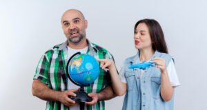 বিদেশে পিএইচডি করার সুবিধা ও অসুবিধা ২০২৬ – সৎ বিশ্লেষণ বিদেশে পিএইচডি করার সুবিধা ও অসুবিধা – ল্যাবে গবেষণা করছেন গবেষক